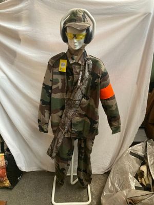Tenue de camouflage : casquette, lunette de tir, casque anti…