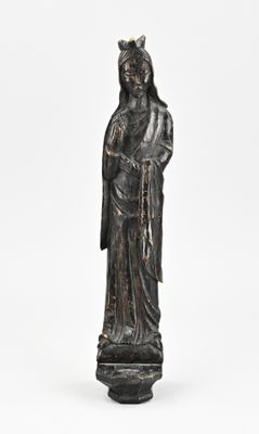 an image of a statue of a woman with a crown on her head