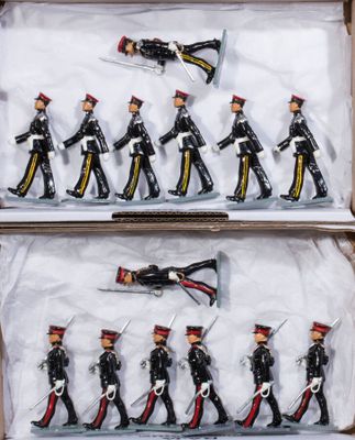 Asset. Blues & Royals et 12th Lancers au pas.