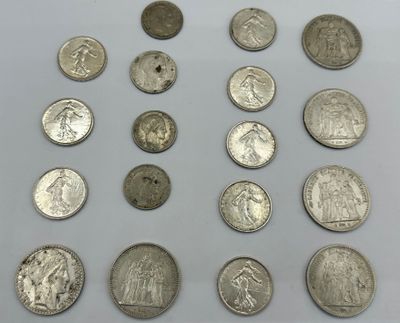 Lot de pièces, majoritairement en argent comprenant des francs HERCULE - Photo 1