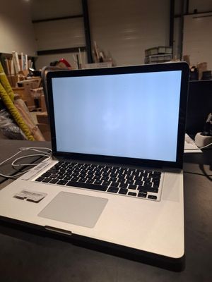 APPLE Ordinateur portable MacBook Pro Mod. A1286 15" INTEL C…