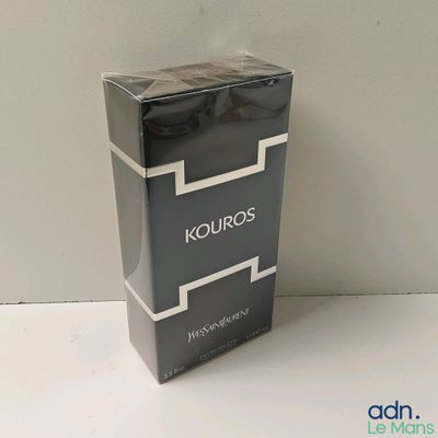 une photo d'un coffret de parfum pour homme « Kouros »