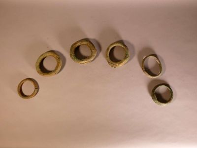 Lot de six importants bracelets de fouilles avec forte oxyda…