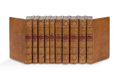 une série de sept livres sur fond blanc
