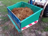 (Lots 51 à 66 : Matériel agricole stocké à Poussan) Benne DE… (photo 3)