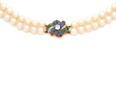 Collier composé d'un double rang de perles de culture d'envi…