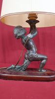 Lampe en régule pétiné orné d'un jeune garçon au pagne, h. (photo 3)