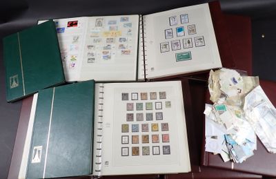 1 caisse jaune avec 6 albums Safe bruns avec boitiers de 184…