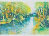 l'image d'une peinture représentant une rivière avec des arbres en arrière-plan
