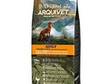 une photo d'un sac de croquettes pour chien posé sur une table