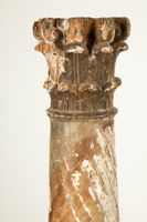 Paire de grandes colonnes cannelées obliques en bois sculpté… (photo 6)