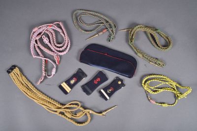 ***Lot : un bonnet de police de lieutenant TDM Marine, trois…