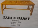 une étiquette pour une table basse exposée