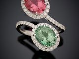 une paire de bagues en tourmaline et émeraude