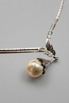Collier mailles articulées or gris et perle 21,7 g - Élégance intemporelle