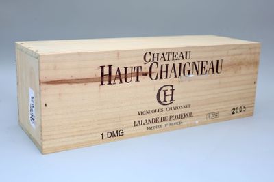 la boîte est en bois et porte une étiquette