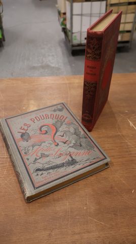 2 livres « les pourquoi de Mlle Suzanne » E. Desbeaux ; « mémoire...