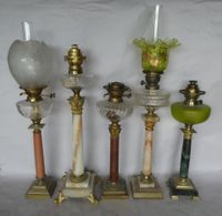 Ensemble de cinq pieds de lampe à pétrole en marbre ou onyx,…