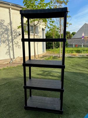 1 étagère en PVC noir à 5 niveaux de plateaux H 190 x Larg 8…