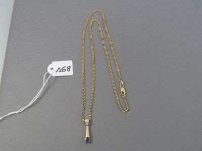 une image représentant un collier en or muni d'une chaîne