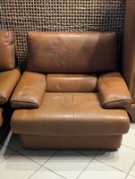 Paire de fauteuils cuir - Dim. 105 x 98 cm (photo 3)