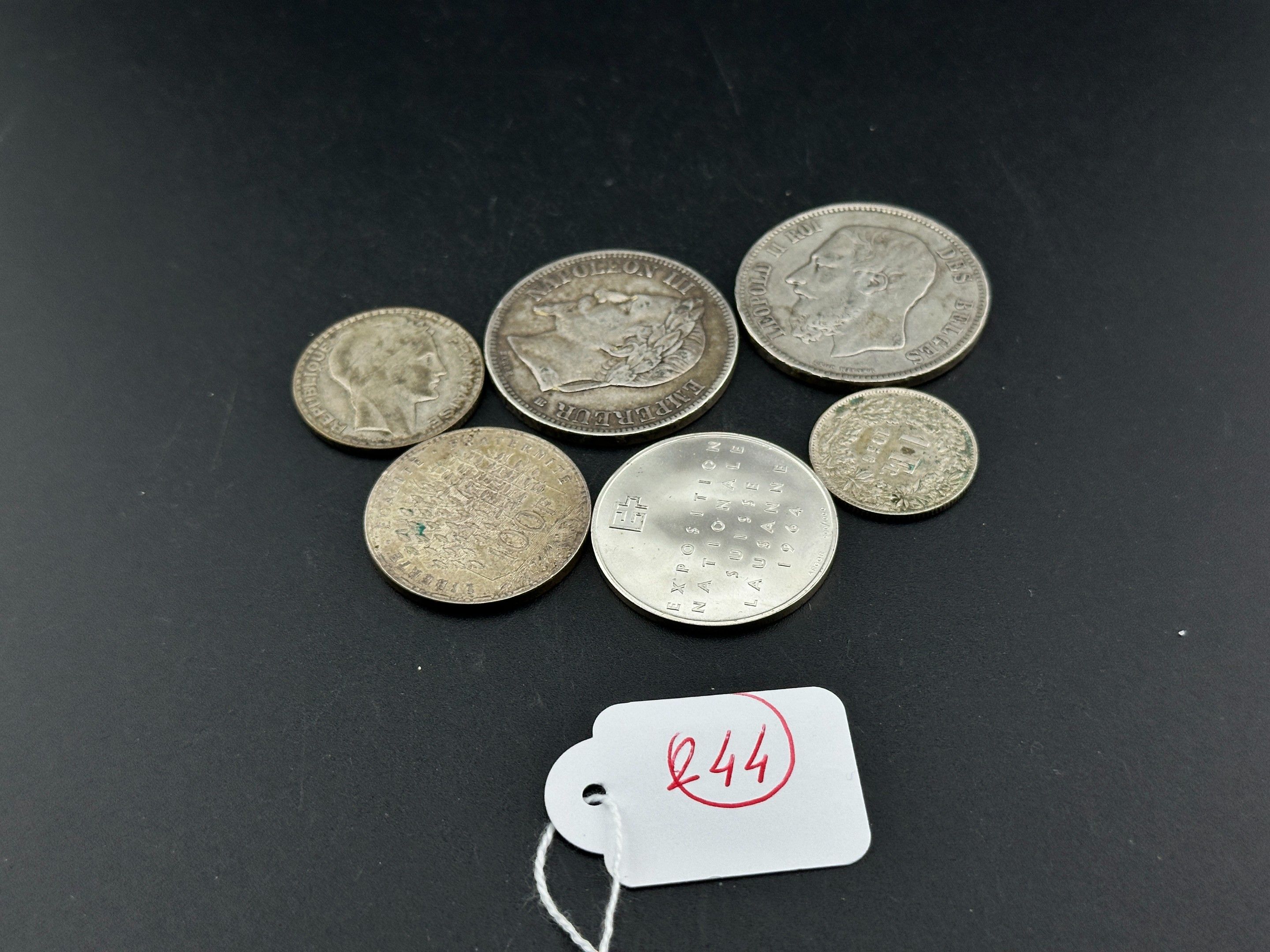 Lot de pièces en argent comprenant : - - 10 francs turin 193…