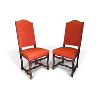 Ensemble comprenant 8 chaises de style Louis XIII en noyer. (photo 2)