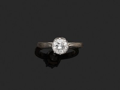 une bague en diamant à une seule pierre, par van cleef