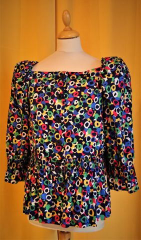 YVES SAINT LAURENT Variation – Jolie blouse à motifs multicolores...