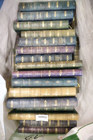 Lot de 3 cartons de roman du 20° bien relié et divers. 