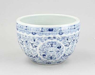 Bol en porcelaine chinoise bleue et blanche orné d'un motif floral