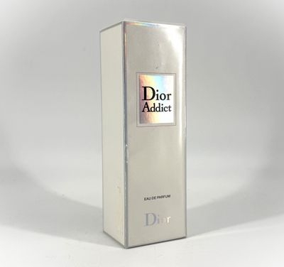 Vaporisateur Christian Dior Addict EAP dans un coffret argenté