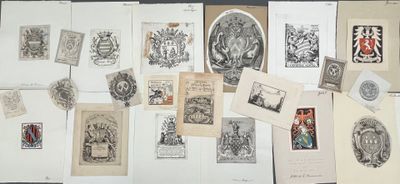 plusieurs types de timbres différents sur une table