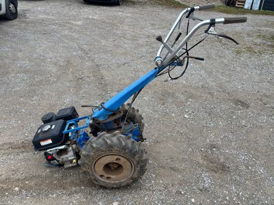 Motoculteur STAUB apparemment non complet - roues bloquées en vitesse 