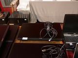 de nombreux ordinateurs portables posés sur une table