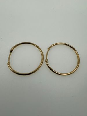 PAIRE DE BOUCLES D'OREILLES en plaqué or Poids brut.
