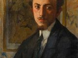 tableau représentant un homme en costume-cravate assis devant un tableau