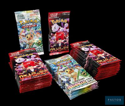 plusieurs paquets de cartes à collectionner Pokémon empilés les uns sur les autres