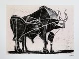 une image représentant un dessin en noir et blanc d'un taureau avec des cornes