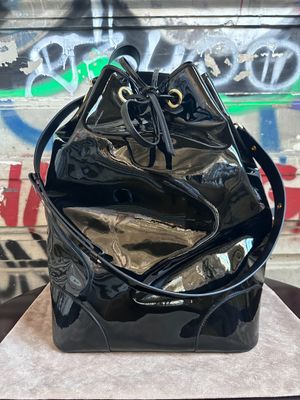 Sac seau T.XXL A. VAUTHIER cuir mirror noir et bijouterie do…