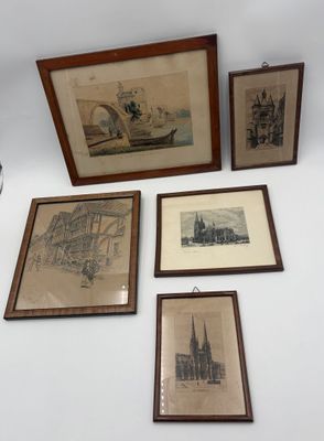 Réunion de cinq encadrements dont : - J.