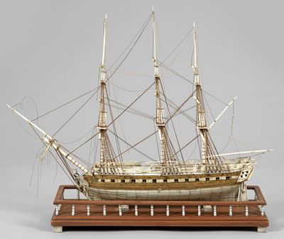 Couteau napoléonien Couteau, Holz. Modèle détaillé d'un navi…