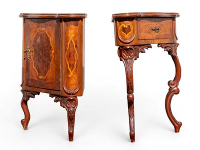 TRAVAIL FIN XIXE Paire de petites encoignures
