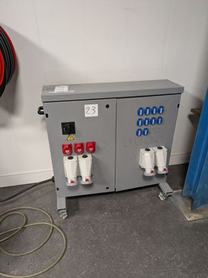 Coffret électrique mobile à 4 sorties 380 V et 10 sorties 220 V - Photo 1