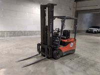 LIEU DE STOCKAGE : Châtellerault - TOYOTA - CHARIOT ELEVATEU…