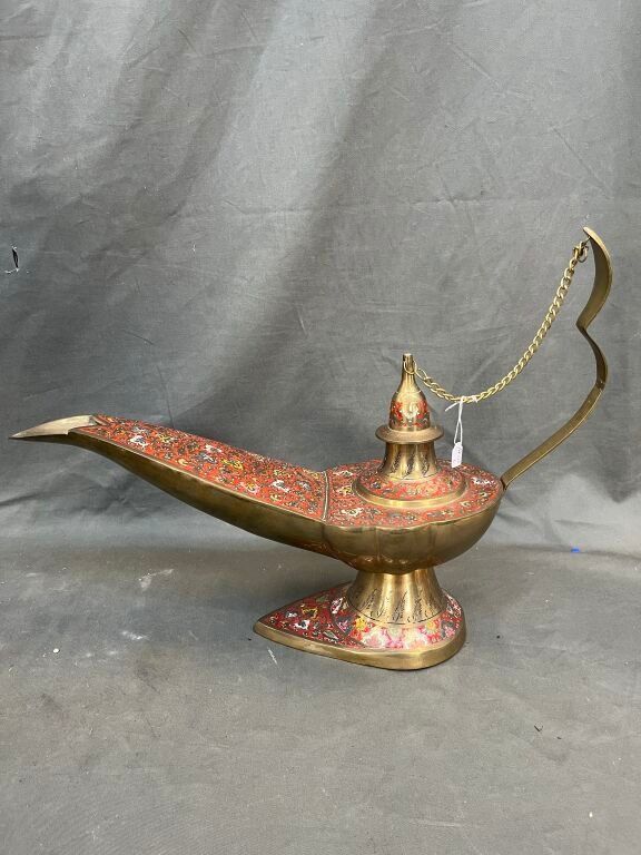 Grande lampe à huile orientale en bronze ou laiton émaillé à…