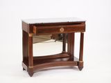 une image d'une petite table avec un plateau en marbre