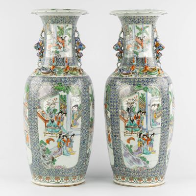 Paire de vases chinois, Famille Verte, décorés de scènes de …