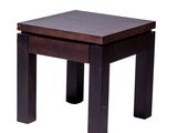 une image représentant une petite table en bois avec un plateau carré