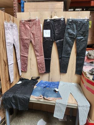 Lot de 8 vêtements femme, tailles 36, différents coloris.Les articles 